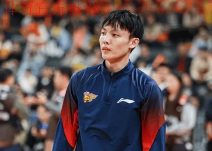首战广东曝巨大隐患！徐杰伤退引进攻崩盘，最后希望寄予麦考尔了